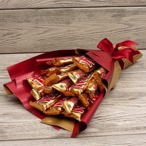 Букет из шоколадок Твикс — Букеты из конфет твикс