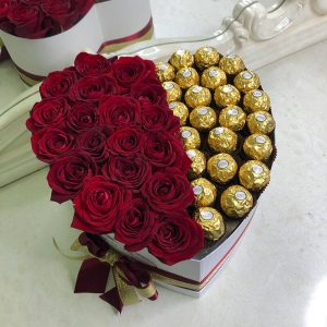 Сердце из роз и ферреро роше — Красные розы для любимой
