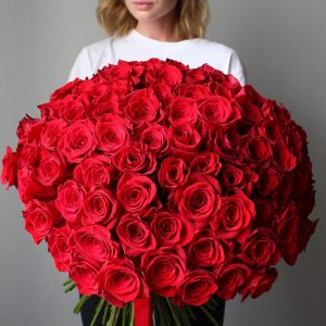 Букет из 75 красных роз 80 см — Розы