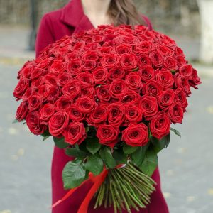 Букет из 101 красной розы 80 см — Розы