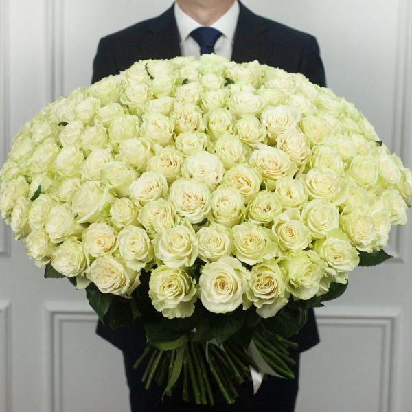 Букет из 151 белой розы 60 см