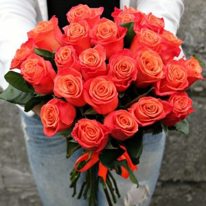 Букет из 15 оранжевых роз 50 см — Недорогие розы с доставкой
