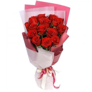 Букет из 15 бордовых роз 50 см — 15 роз в упаковке
