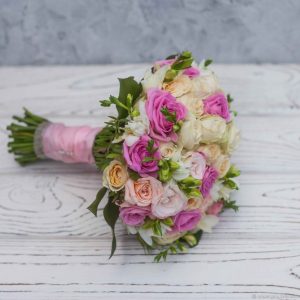Букет невесты из нежных роз — Маленький свадебный букет невесты из роз