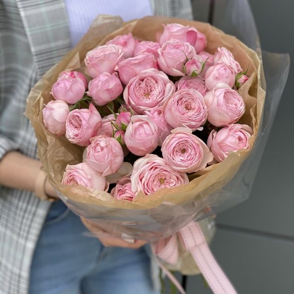 25 нежных пионовидных роз "Париж"