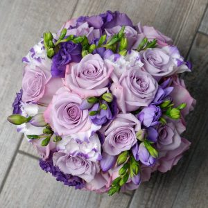 Букет невесты из фиолетовых роз — Букеты невесты из фиолетовых роз
