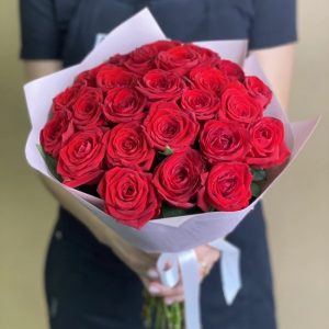 Букет из 25 красных роз (40 см) — 25 роз доставка