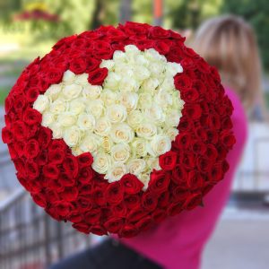 Букет из 199 красных роз «Сердце» —