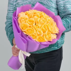 Букет из 25 персиковых роз (40 см) — 25 роз на день рождения