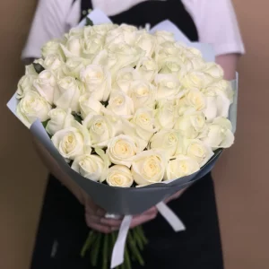 Букет из 51 белой розы 40 см — Розы