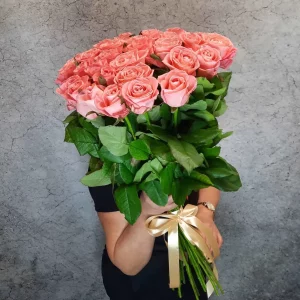 Букет из 15 персиковых роз 70 см — Розы