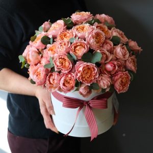 Кустовые пионовидные розы Премиум — 35 роз Кения