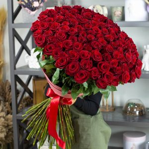 Букет из 101 красной розы 90 см — 101 голландская роза