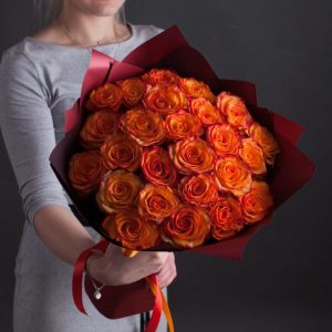 Букет из 15 оранжевых роз 60 см — Розы