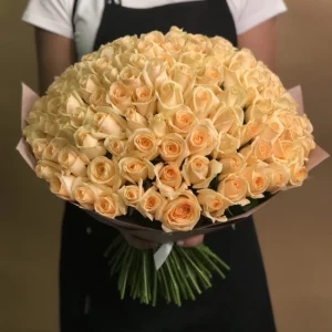 Букет из 151 кремовой розы 70 см — Розы