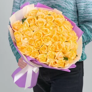 Букет из 51 персиковой розы 40 см — Розы