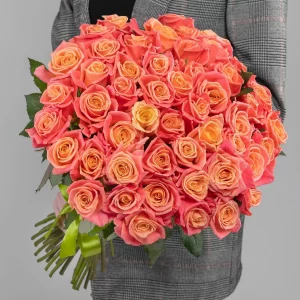 Букет из 51 коралловой розы 40 см — Розы