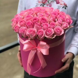 51 розовая роза в коробке — Розы