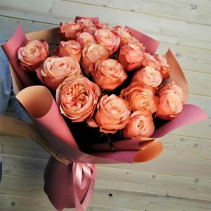 Букет из 25 пионовидных роз Кахала — 25 роз доставка