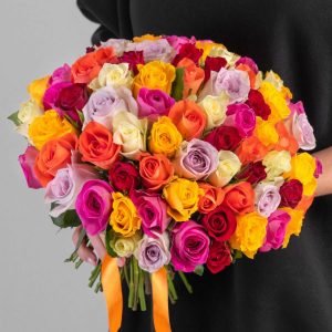 Букет из 75 ярких роз 50 см — Розы
