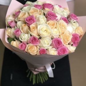 Букет из 51 нежной розы 40 см — Розы