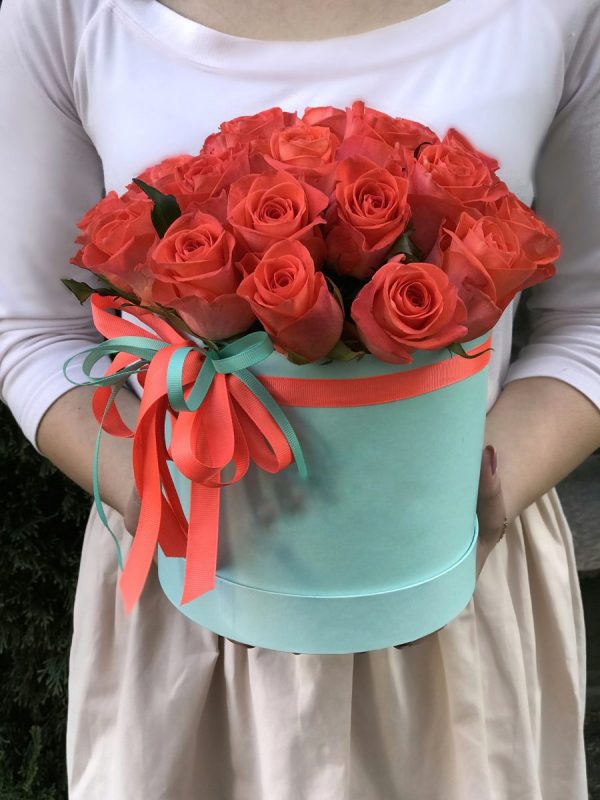 Букет из 25 оранжевых роз в коробке