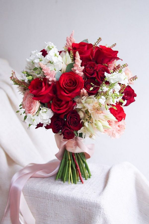 Букет невесты из роз "Парижанка"
