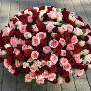 Корзина с 201 розовой и красной розой — Доставка красных роз