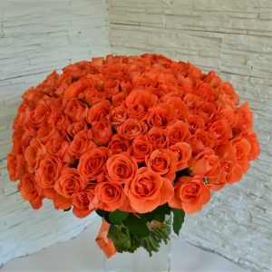 Букет из 101 оранжевой розы 40 см — Доставка 101 роза недорого