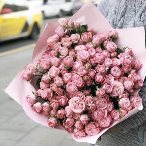 51 кустовая пионовидная розовая роза — Нежно розовые розы