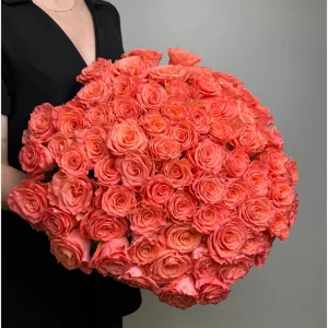 Букет из 51 коралловой розы 70 см — Розы