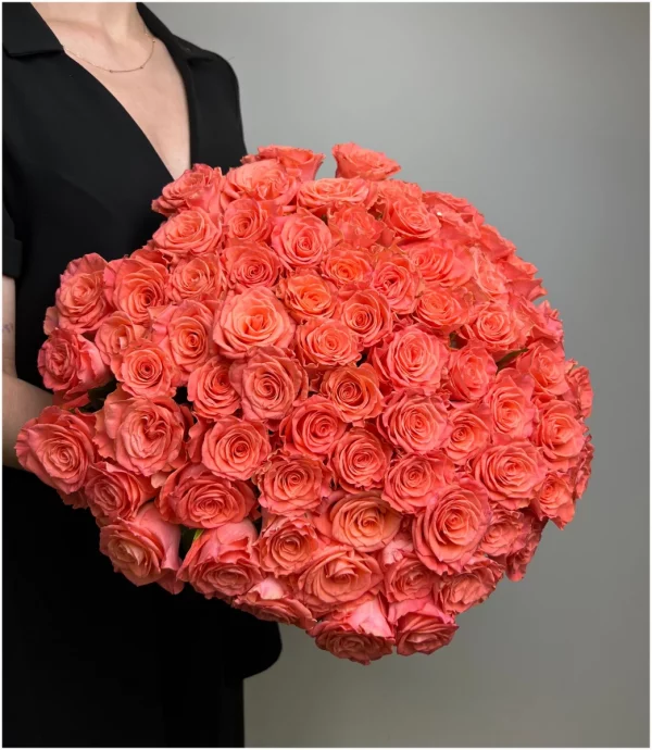 Букет из 51 коралловой розы 70 см