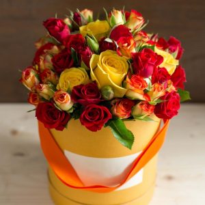 Букет из 15 кустовых роз Микс — 15 роз Кения