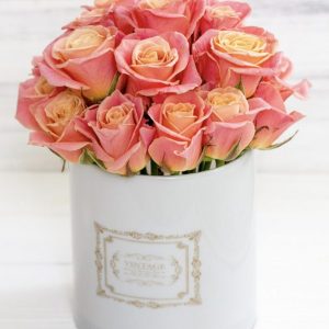 Букет из 15 коралловых роз в коробке — 15 роз Кения