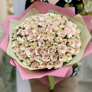 Букет из 101 нежной розы 60 см — Розы