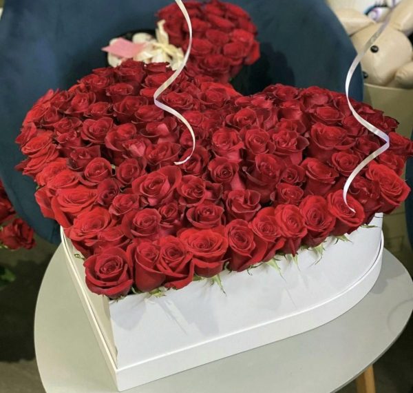101 красная роза в коробке-сердце
