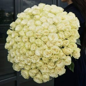 Букет из 101 белой розы 90 см — 100 роз