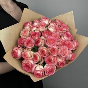 Букет из 35 розово-белых роз (70 см.) — Розы