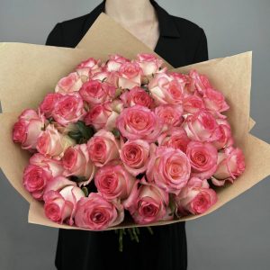 Букет из 51 розово-белой розы (60 см.) — Букет белых роз доставка