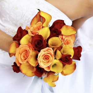 Букет невесты из роз и калл
