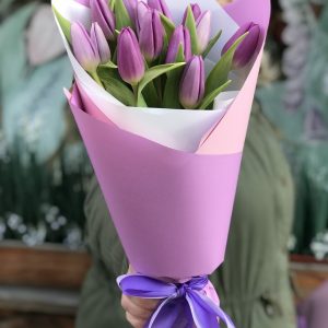 Букет из 15 сиреневых тюльпанов — Доставка тюльпанов недорого