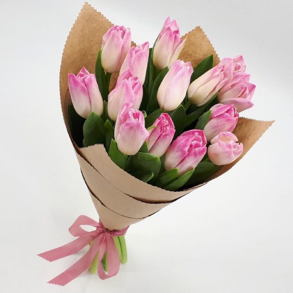Букет из 15 бело-розовых тюльпанов — Тюльпаны