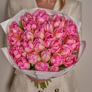 35 розовых пионовидных тюльпанов — Тюльпаны