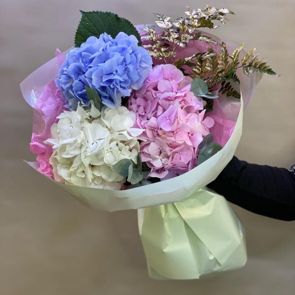 Арт-букет из 3 гортензий — Букеты цветов