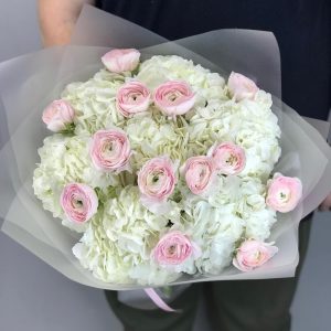 Розовые ранункулюсы с гортензиями — Букеты цветов