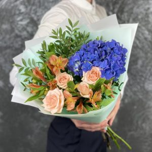 Букет с гортензией Родео — Букеты цветов