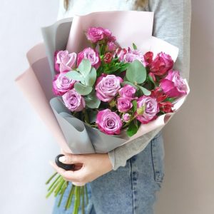 Розовые розы с альстромериями — Бизнес букеты
