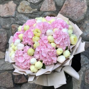 Шикарный букет из пионов и гортензий «Королевский» — Букеты цветов