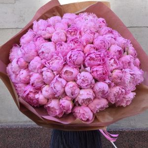 Букет из 51 розового пиона — Пионы