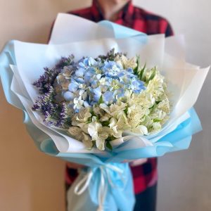 Букет из гортензии и альстромерий «Облако» — Букеты цветов